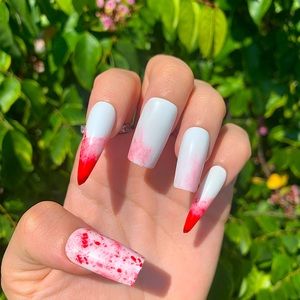 GET 1 FREE EACH PURCHASE❗️Fangs Press Ons🧛‍♀️🩸